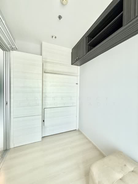 Life Ratchadapisek, Bangkok, 279 Ratchadapisaek Road, Huai Khwang, Huai Khwang, Bangkok, 2 Bedrooms, 45 sqm, Condo For Rent, by Kornkanock Kanockpradit, 500164744 - DDproperty.com