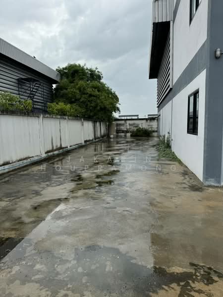 ขายโกดัง ลาดหลุมแก้ว ปทุมธานี โรงงานฟังก์ชัน 2IN1 อยู่อาศัย + ทำงานในที่เดียว, ปทุมธานี, ลาดหลุมแก้ว, ลาดหลุมแก้ว, ปทุมธานี, 330 ตร.ม., โกดัง-โรงงาน ขาย, โดย Jakarin Houpramong, 500164762 - DDproperty.com