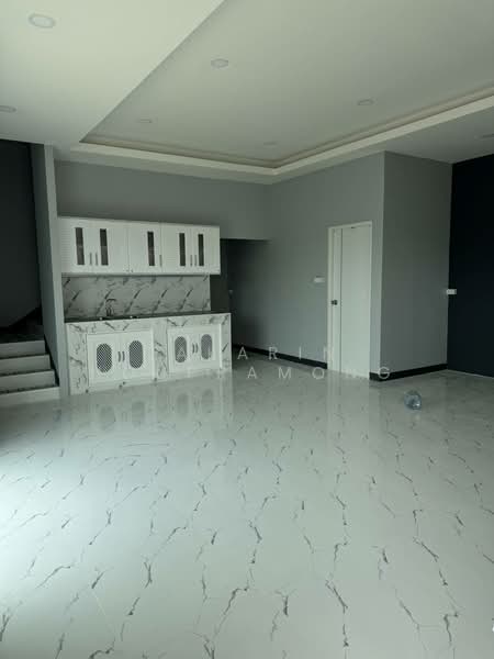 ขายโกดัง ลาดหลุมแก้ว ปทุมธานี โรงงานฟังก์ชัน 2IN1 อยู่อาศัย + ทำงานในที่เดียว, ปทุมธานี, ลาดหลุมแก้ว, ลาดหลุมแก้ว, ปทุมธานี, 330 ตร.ม., โกดัง-โรงงาน ขาย, โดย Jakarin Houpramong, 500164762 - DDproperty.com