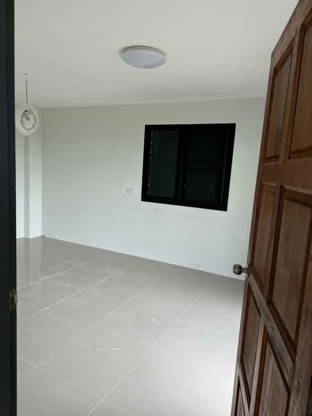 ขายโกดัง ลาดหลุมแก้ว ปทุมธานี โรงงานฟังก์ชัน 2IN1 อยู่อาศัย + ทำงานในที่เดียว, ปทุมธานี, ลาดหลุมแก้ว, ลาดหลุมแก้ว, ปทุมธานี, 330 ตร.ม., โกดัง-โรงงาน ขาย, โดย Jakarin Houpramong, 500164762 - DDproperty.com