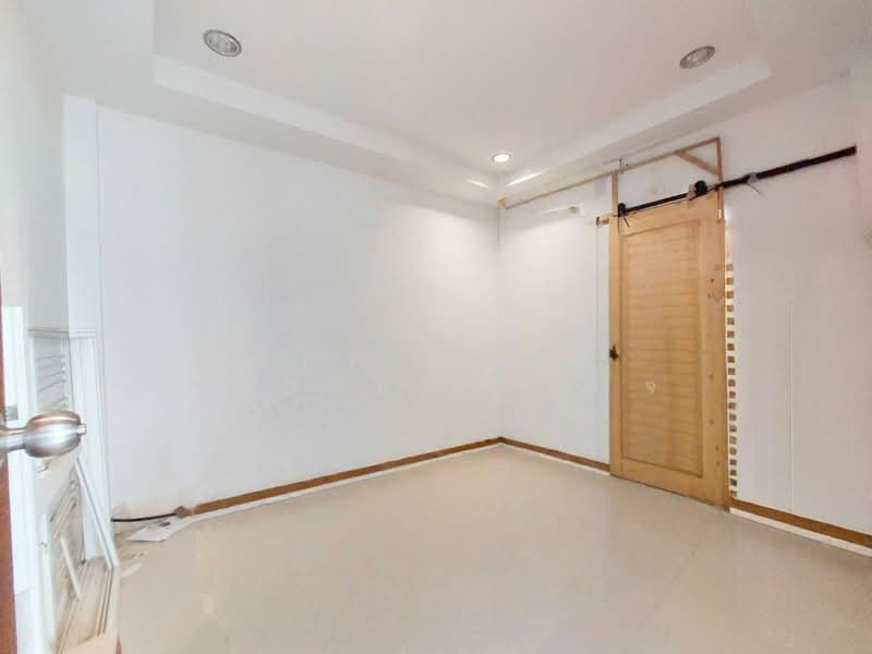 เฟื่องฟ้าวิลล่า 15 เฟส 3 แพรกษา, Samut Prakan, Phreak Sa Mai, Muang Samut Prakarn, Samut Prakan, 4 Bedrooms, 100 sqm, Townhouse For Sale, by The Best Property โจ, 500164800 - DDproperty.com