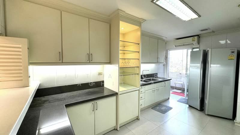 Richmond Palace, Bangkok, Soi Sukhumvit 43 Sukhumvit Road, Khlong Tan Nua, Watthana, Bangkok, 3 Bedrooms, 164 sqm, Condo For Rent, by Juthabhorn Uppachit (Amy), 500164803 - DDproperty.com