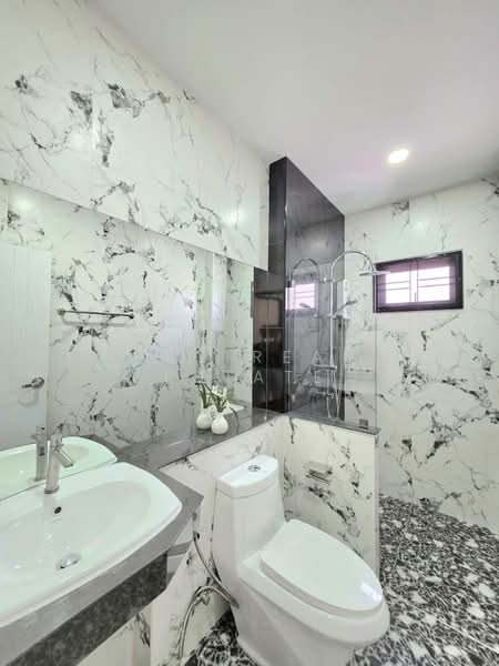 3 Bedroom House for Sale in East Pattaya, Chon Buri (Pattaya), Bang Lamung, Bang Lamung (Pattaya), Chon Buri (Pattaya), 3 Bedrooms, 208 sqm, Single Detached House For Sale, by PLC Real Estate, 500164832 - DDproperty.com