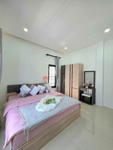 ขายบ้าน 3 ห้องนอน ในพัทยาตะวันออก, ชลบุรี, บางละมุง, บางละมุง, ชลบุรี, 208 ตร.ม., บ้านเดี่ยว ขาย, โดย PLC Real Estate, 500164832 - DDproperty.com