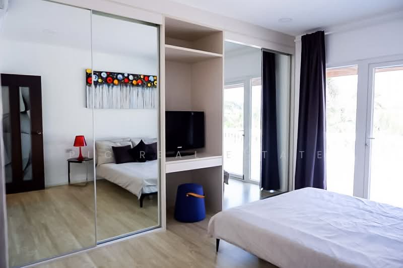 Single House with Private Pool for Sale North Pattaya, Chon Buri (Pattaya), Bang Lamung, Bang Lamung (Pattaya), Chon Buri (Pattaya), 3 Bedrooms, 280 sqm, Single Detached House For Sale, by PLC Real Estate, 500164841 - DDproperty.com