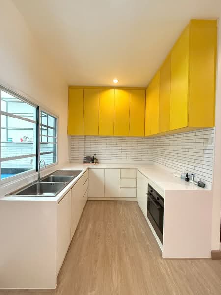 Tanapirom Srinakarin - Wongwaen, Bangkok, Srinakarin Road, Bang Chak, Phra Khanong, Bangkok, 4 Bedrooms, 90 sqm, Townhouse For Sale, by The Best Property ตุ๊ก, 500164866 - DDproperty.com