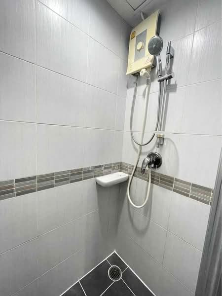 Lumpini Park Rama 9-Ratchada, Bangkok, 888 Chaturathit Road, Bang Kapi, Huai Khwang, Bangkok, 1 Bedroom, 38 sqm, Condo For Rent, by Lalitkan Panyasai, 500164907 - DDproperty.com