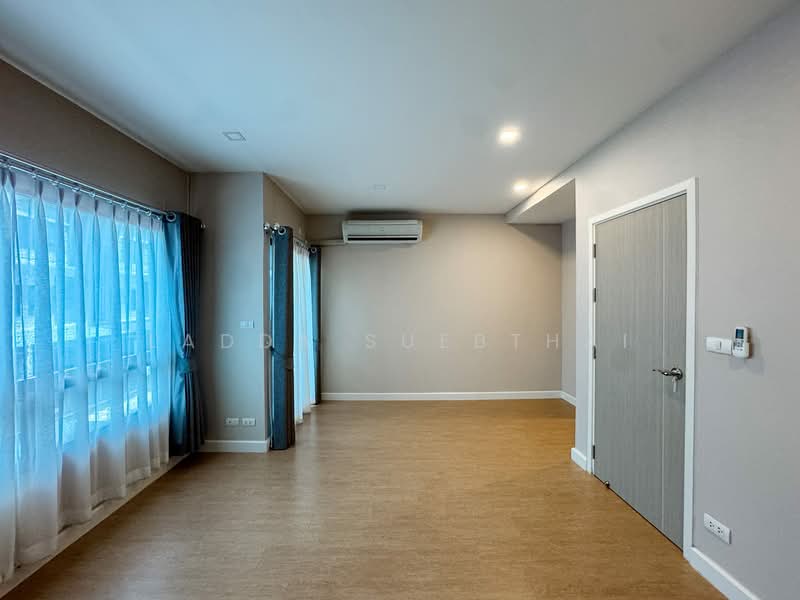 Patio Watcharapol-Ramindra, Bangkok, Watcharapol Road, Tha Rang, Bang Khen, Bangkok, 4 Bedrooms, 180 sqm, Townhouse For Sale, by Ladda Suebthai, 500164963 - DDproperty.com