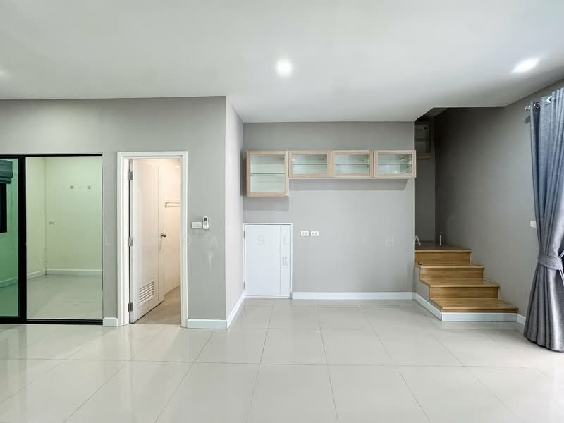 Patio Watcharapol-Ramindra, Bangkok, Watcharapol Road, Tha Rang, Bang Khen, Bangkok, 4 Bedrooms, 180 sqm, Townhouse For Sale, by Ladda Suebthai, 500164963 - DDproperty.com