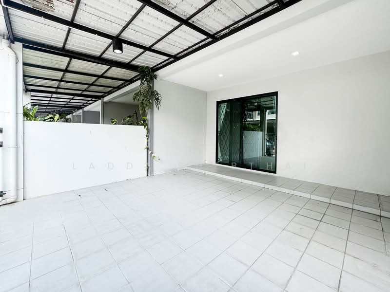 Patio Watcharapol-Ramindra, Bangkok, Watcharapol Road, Tha Rang, Bang Khen, Bangkok, 4 Bedrooms, 180 sqm, Townhouse For Sale, by Ladda Suebthai, 500164963 - DDproperty.com