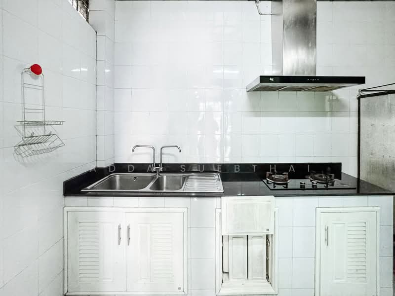 Patio Watcharapol-Ramindra, Bangkok, Watcharapol Road, Tha Rang, Bang Khen, Bangkok, 4 Bedrooms, 180 sqm, Townhouse For Sale, by Ladda Suebthai, 500164963 - DDproperty.com