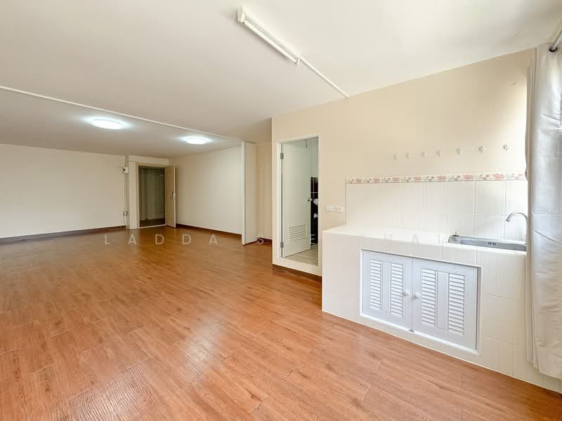 Level Condominium, Samut Prakan, Soi Wat Sriwaree Noi, Bang Chalong, Bang Plee, Samut Prakan, 1 Bedroom, 42 sqm, Condo For Sale, by Ladda Suebthai, 500165084 - DDproperty.com