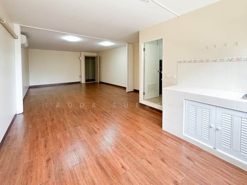 Level Condominium, Samut Prakan, Soi Wat Sriwaree Noi, Bang Chalong, Bang Plee, Samut Prakan, 1 Bedroom, 42 sqm, Condo For Sale, by Ladda Suebthai, 500165084 - DDproperty.com