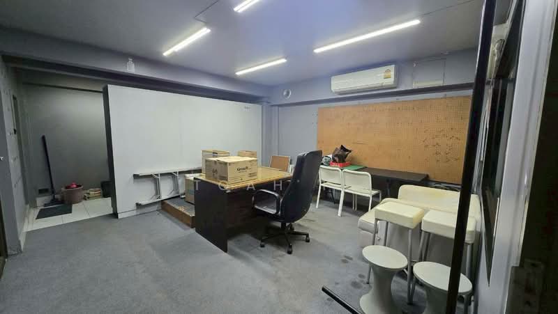 พื้นที่ให้เช่า สีลม สาทร บางรัก : Space for rent in Silom, Sathorn, and Bang Rak., กรุงเทพ, สีลม, บางรัก, กรุงเทพ, 58 ตร.ม., พื้นที่ขายของ ให้เช่า, โดย TOAH T., 500165096 - DDproperty.com