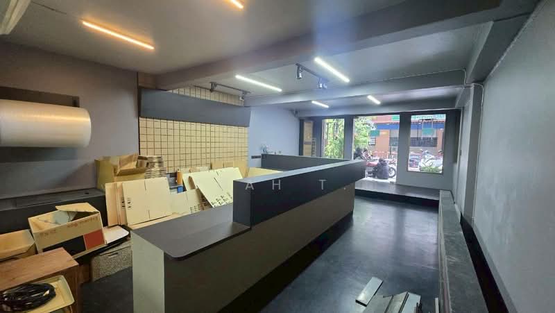 พื้นที่ให้เช่า สีลม สาทร บางรัก : Space for rent in Silom, Sathorn, and Bang Rak., กรุงเทพ, สีลม, บางรัก, กรุงเทพ, 58 ตร.ม., พื้นที่ขายของ ให้เช่า, โดย TOAH T., 500165096 - DDproperty.com
