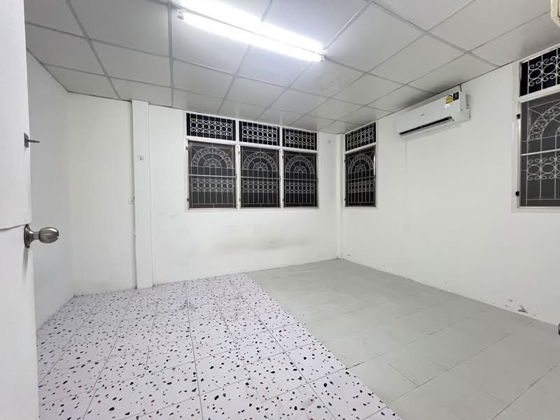 ให้เช่า บ้านเดี่ยว ชั้นเดียว ซอยสุคนธสวัสดิ์ ลาดพร้าว 71 บ้านเปล่าไม่มีเฟอร์พร้อมอยู่, กรุงเทพ, สุคนธสวัสดิ์, ลาดพร้าว, ลาดพร้าว, กรุงเทพ, 100 ตร.ม., บ้านเดี่ยว ให้เช่า, โดย NTG Property House Co.,Ltd., 500165137 - DDproperty.com