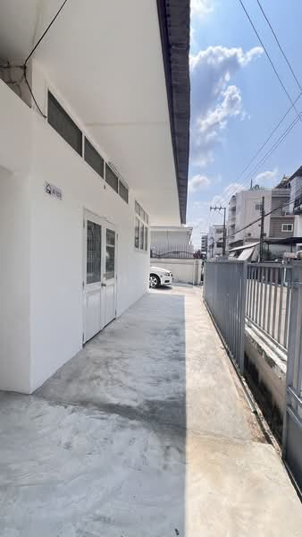 ให้เช่า บ้านเดี่ยว ชั้นเดียว ซอยสุคนธสวัสดิ์ ลาดพร้าว 71 บ้านเปล่าไม่มีเฟอร์พร้อมอยู่, Bangkok, สุคนธสวัสดิ์, Lat Phrao, Bangkok, 2 Bedrooms, 100 sqm, Single Detached House For Rent, by NTG Property House Co.,Ltd., 500165137 - DDproperty.com