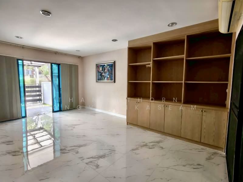 Baan Klang Muang Rama 9-Ramkhmahaeng, Bangkok, Soi Ramkhamhaeng 39, Phlapphla, Wang Thonglang, Bangkok, 3 Bedrooms, 149 sqm, Townhouse For Rent, by Thananthorn Wongvarnkaseam, 500165143 - DDproperty.com