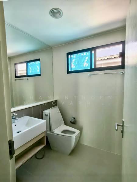 Baan Klang Muang Rama 9-Ramkhmahaeng, Bangkok, Soi Ramkhamhaeng 39, Phlapphla, Wang Thonglang, Bangkok, 3 Bedrooms, 149 sqm, Townhouse For Rent, by Thananthorn Wongvarnkaseam, 500165143 - DDproperty.com