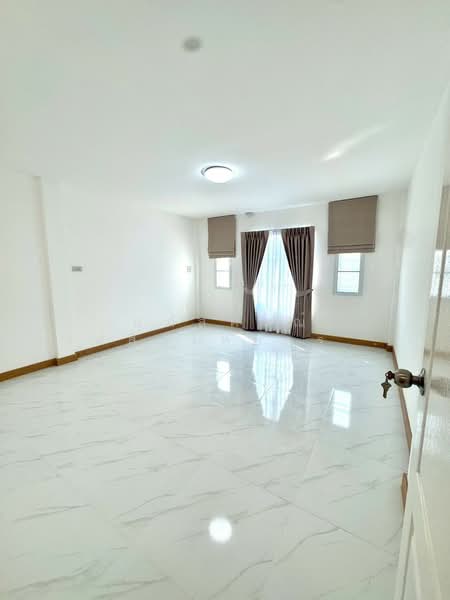 K.C. Ramintra 8, Bangkok, Hathairat Road, Sam Wa Tawan Tok, Khlong Sam Wa, Bangkok, 2 Bedrooms, 80 sqm, Townhouse For Sale, by นภัสศรณ์ วงศ์สินไทยกร (นันท์), 500165166 - DDproperty.com