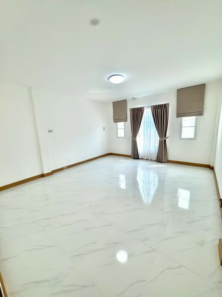 K.C. Ramintra 8, Bangkok, Hathairat Road, Sam Wa Tawan Tok, Khlong Sam Wa, Bangkok, 2 Bedrooms, 80 sqm, Townhouse For Sale, by นภัสศรณ์ วงศ์สินไทยกร (นันท์), 500165166 - DDproperty.com