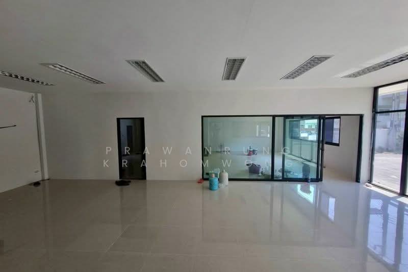 ให้เช่าโรงงาน/โกดัง (เพิ่งรีโนเวทใหม่] ขนาดที่ดิน210ตรว พื้นที่สีชมพู นาดี สมุทรสาคร CODE:PP1-W1084-, Samut Sakhon, Na Di, Muang Samut Sakhon, Samut Sakhon, , 720 sqm, Warehouse/Factory For Rent, by PRAWANRUNG KRAHOMWONG, 500165187 - DDproperty.com