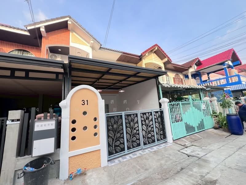 หมู่บ้านเรือนทองนิเวศน์ ถนนเสรีไทย ถนนลาดพร้าว แขวงคันนายาว เขตบางกะปิ, กรุงเทพ, เสรีไทย44, คันนายาว, คันนายาว, กรุงเทพ, 80 ตร.ม., ทาวน์เฮ้าส์ ขาย, โดย นภัสศรณ์ วงศ์สินไทยกร (นันท์), 500165208 - DDproperty.com