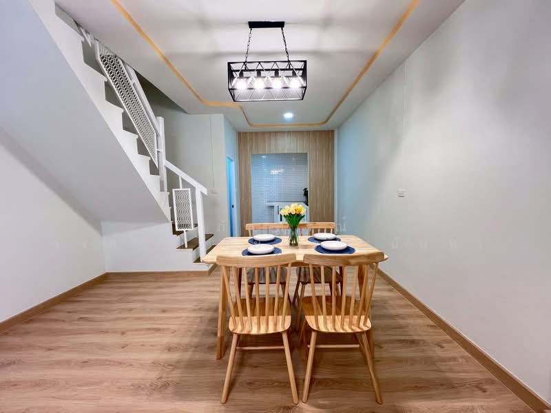 หมู่บ้านเรือนทองนิเวศน์ ถนนเสรีไทย ถนนลาดพร้าว แขวงคันนายาว เขตบางกะปิ, กรุงเทพ, เสรีไทย44, คันนายาว, คันนายาว, กรุงเทพ, 80 ตร.ม., ทาวน์เฮ้าส์ ขาย, โดย นภัสศรณ์ วงศ์สินไทยกร (นันท์), 500165208 - DDproperty.com