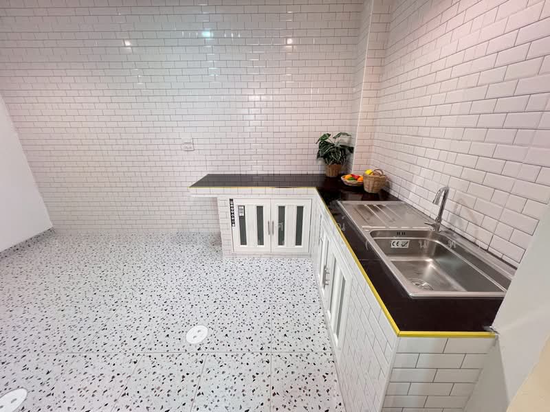 หมู่บ้านเรือนทองนิเวศน์ ถนนเสรีไทย ถนนลาดพร้าว แขวงคันนายาว เขตบางกะปิ, กรุงเทพ, เสรีไทย44, คันนายาว, คันนายาว, กรุงเทพ, 80 ตร.ม., ทาวน์เฮ้าส์ ขาย, โดย นภัสศรณ์ วงศ์สินไทยกร (นันท์), 500165208 - DDproperty.com