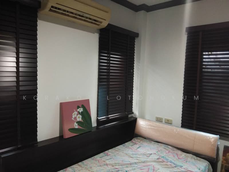 หมู่บ้านบุษบา ใกล้โรงพยาบาลเซนต์คารอส และตลาดบางพูน, Pathum Thani, Bang Kadi, Muang Pathum Thani, Pathum Thani, 3 Bedrooms, 150 sqm, Single Detached House For Rent, by Korakot Lotongkum, 500165235 - DDproperty.com