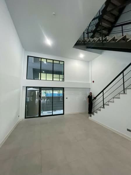 ขายด่วน Home office ในโครงการ Nirvana@work กรุงเทพ-กรีฑา, กรุงเทพ, 15 ซ. ศรีนครินทร์ ร่มเกล้า, ทับช้าง, สะพานสูง, กรุงเทพ, 281 ตร.ม., ทาวน์เฮ้าส์ ขาย, โดย Forty-Six Real Estate Group, 500165279 - DDproperty.com