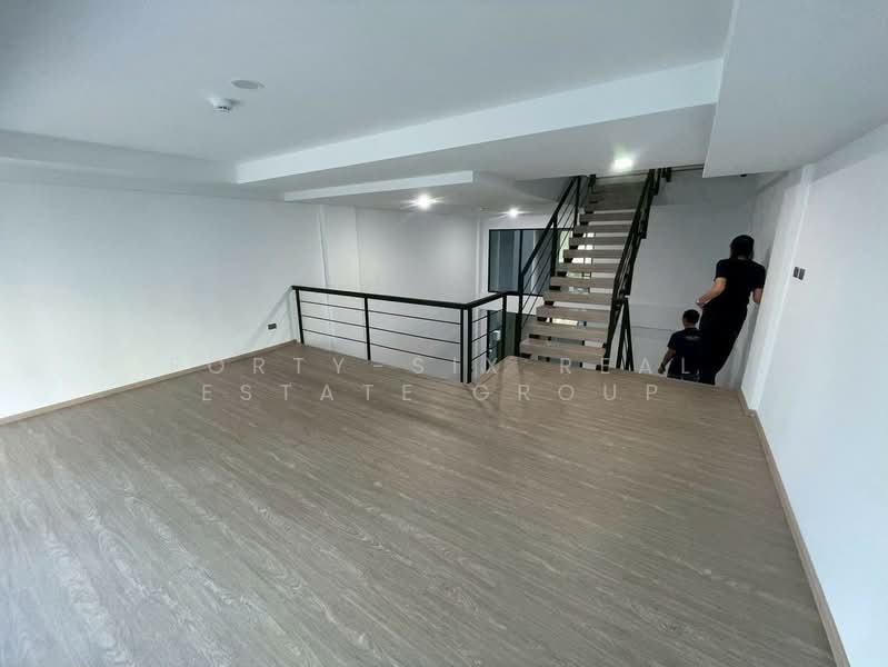 For Sale - ขายด่วน Home office ในโครงการ Nirvana@work กรุงเทพ-กรีฑา, Bangkok