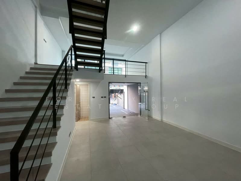 For Sale - ขายด่วน Home office ในโครงการ Nirvana@work กรุงเทพ-กรีฑา, Bangkok