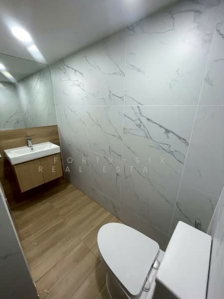 For Sale - ขายด่วน Home office ในโครงการ Nirvana@work กรุงเทพ-กรีฑา, Bangkok