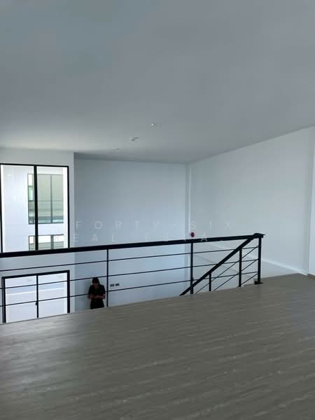 For Sale - ขายด่วน Home office ในโครงการ Nirvana@work กรุงเทพ-กรีฑา, Bangkok