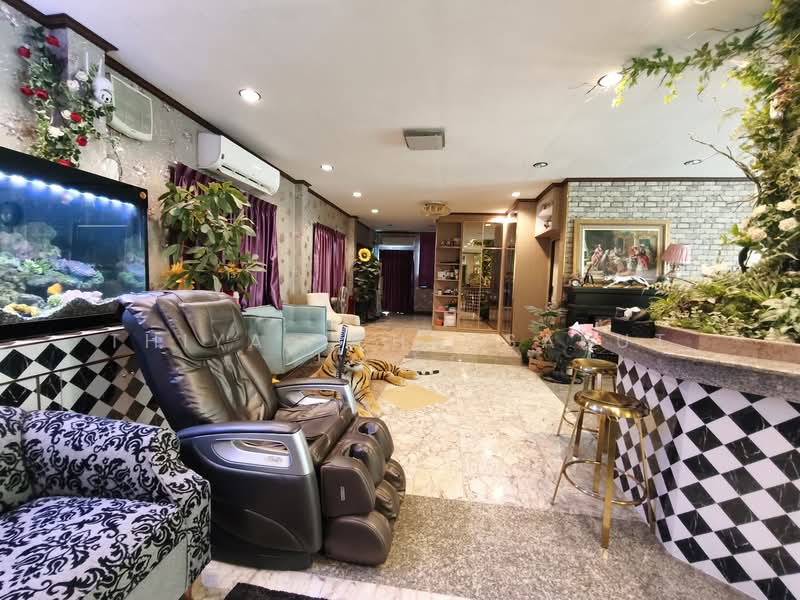 บ้าน 239 ตร.ว. Pool Villa ห่างจาก BTSบางจาก 1 กม., Bangkok, Bang Chak, Phra Khanong, Bangkok, 5 Bedrooms, 450 sqm, Single Detached House For Rent, by Thiya Chaysabut, 500165281 - DDproperty.com