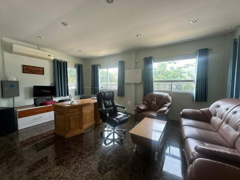 ขายโรงงาน 3 ไร่ พร้อมใบอนุญาต รง. 4 บางพระ ศรีราชา ชลบุรี, ชลบุรี, บางพระ, ศรีราชา, ชลบุรี, 1,125 ตร.ม., โกดัง-โรงงาน ขาย, โดย ดุสิต แสงฟ้า, 500165301 - DDproperty.com