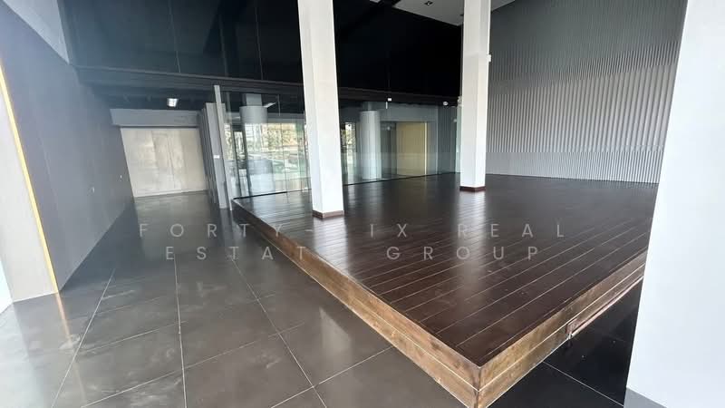 โชว์รูม/ ออฟฟิศ ทำเลดี ติดถนน ไม่ต้องเข้าซอย ขาย / ให้เช่า (FOR SALE/RENT), Samut Prakan, Rachathewa, Bang Plee, Samut Prakan, , 860 sqm, Warehouse/Factory For Rent, by Forty-Six Real Estate Group, 500165366 - DDproperty.com