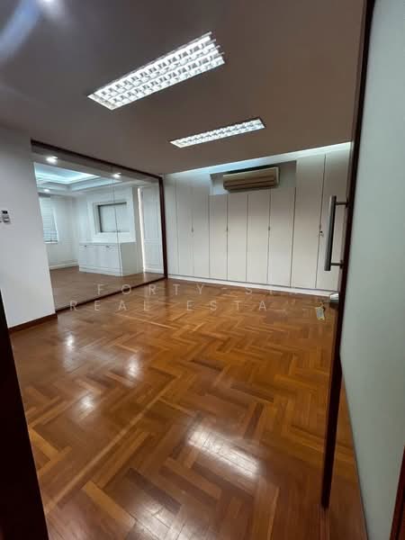 โชว์รูม/ ออฟฟิศ ทำเลดี ติดถนน ไม่ต้องเข้าซอย ขาย / ให้เช่า (FOR SALE/RENT), Samut Prakan, Rachathewa, Bang Plee, Samut Prakan, , 860 sqm, Warehouse/Factory For Rent, by Forty-Six Real Estate Group, 500165366 - DDproperty.com