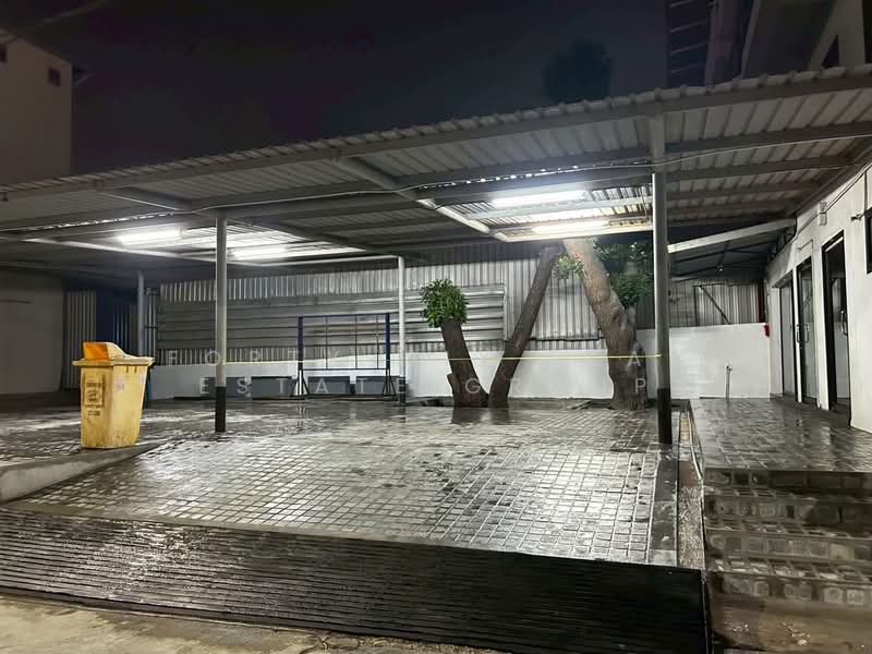 โชว์รูม/ ออฟฟิศ ทำเลดี ติดถนน ไม่ต้องเข้าซอย ขาย / ให้เช่า (FOR SALE/RENT), Samut Prakan, Rachathewa, Bang Plee, Samut Prakan, , 860 sqm, Warehouse/Factory For Rent, by Forty-Six Real Estate Group, 500165366 - DDproperty.com