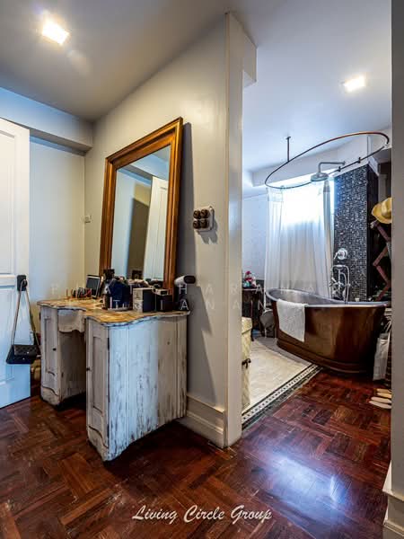 Grand Ville House 1, Bangkok, 36 Soi Sukhumvit 24, Khong Tan, Khlong Toei, Bangkok, 3 Bedrooms, 220 sqm, Condo For Rent, by Phatcharanan Kittiananchat, 500165384 - DDproperty.com