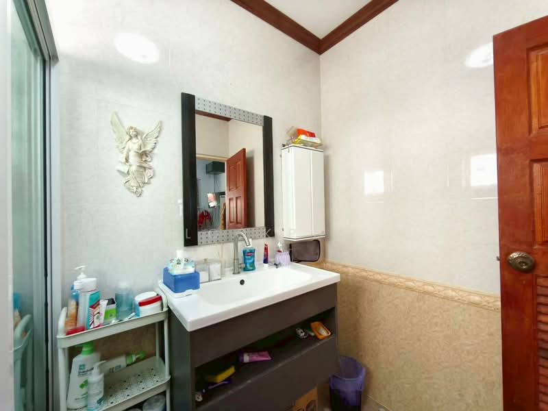 ขายบ้านเดี่ยวทำเลดี สัตหีบ-เตาถ่าน ใกล้ถนนสุขุมวิทเพียง 4 นาที!! พื้นที่กว้าง เดินทางสะดวก, ชลบุรี, สัตหีบ, สัตหีบ, ชลบุรี, 108 ตร.ม., บ้านเดี่ยว ขาย, โดย Lookpla, 500165393 - DDproperty.com