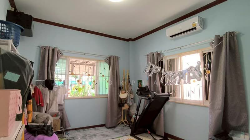 ขายบ้านเดี่ยวทำเลดี สัตหีบ-เตาถ่าน ใกล้ถนนสุขุมวิทเพียง 4 นาที!! พื้นที่กว้าง เดินทางสะดวก, ชลบุรี, สัตหีบ, สัตหีบ, ชลบุรี, 108 ตร.ม., บ้านเดี่ยว ขาย, โดย Lookpla, 500165393 - DDproperty.com