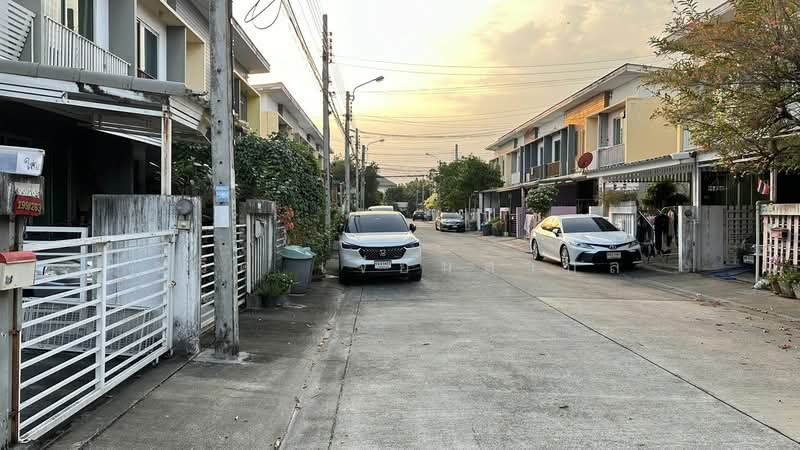 The Connect 9 Kaset-Nawamin, Bangkok, Soi Prasertmanukit 48, Khlong Kum, Bueng Kum, Bangkok, 2 Bedrooms, 18 sqm, Townhouse For Sale, by Chawich Jeamsakon, 500165395 - DDproperty.com