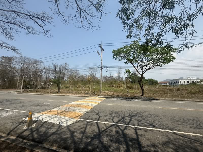 ขายที่ดินโครงการปัญญารีสอร์ท ศรีราชา 551 ตรว. วาละ 20,000 เท่านั้น ติดถนน 2 ด้าน แปลงใหญ่ หายาก, ชลบุรี, บางพระ, ศรีราชา, ชลบุรี, 2,204 ตร.ม., ที่ดิน ขาย, โดย ชุติกาญจน์ ศรีบุตตะ, 500165414 - DDproperty.com