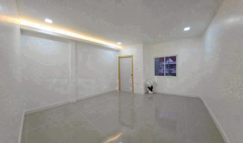 Baan Fah Rangsit Klong 4 : บ้านฟ้ารังสิต คลอง 4, ปทุมธานี, ทางหลวงแผ่นดินหมายเลข 305 ต.บึงยี่โถ อ.ธัญบุรี จ.ปทุมธานี, บึงยี่โถ, ธัญบุรี, ปทุมธานี, 64 ตร.ม., ทาวน์เฮ้าส์ ขาย, โดย สรภพ ยอดไชย (สีฝุ่น), 500165422 - DDproperty.com