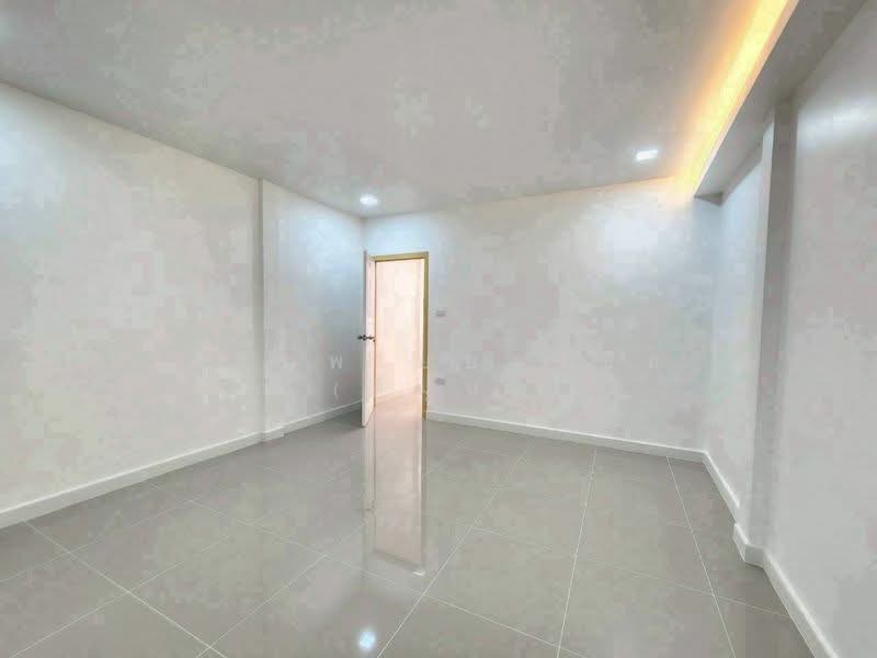 Baan Fah Rangsit Klong 4 : บ้านฟ้ารังสิต คลอง 4, ปทุมธานี, ทางหลวงแผ่นดินหมายเลข 305 ต.บึงยี่โถ อ.ธัญบุรี จ.ปทุมธานี, บึงยี่โถ, ธัญบุรี, ปทุมธานี, 64 ตร.ม., ทาวน์เฮ้าส์ ขาย, โดย สรภพ ยอดไชย (สีฝุ่น), 500165422 - DDproperty.com