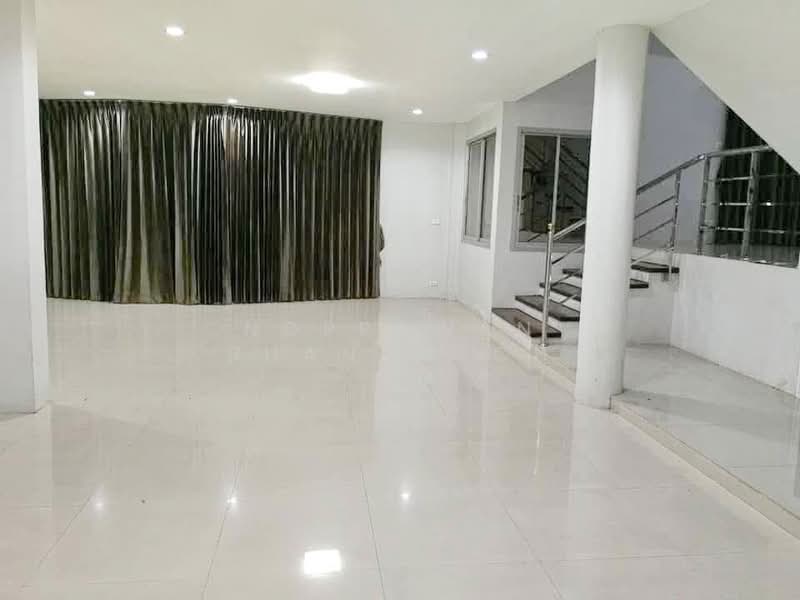 ให้เช่า บ้านเดี่ยว 2 ชั้น ซอยอ่อนนุช 44 ใกล้ BTS อ่อนนุช, Bangkok, Bang Chak, Phra Khanong, Bangkok, 3 Bedrooms, 300 sqm, Single Detached House For Rent, by Noppawan Ruangdech, 500165436 - DDproperty.com