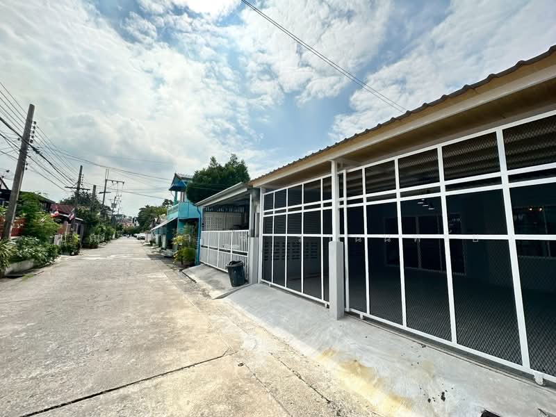 บ้านนภาศิริ ซอยบุญศิริ บางเมืองใหม่, สมุทรปราการ, บางเมืองใหม่, เมืองสมุทรปราการ, สมุทรปราการ, 100 ตร.ม., ทาวน์เฮ้าส์ ขาย, โดย ปุณณภา นารานนทชัย, 500165468 - DDproperty.com