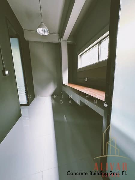 Newly renovated commercial building on Soi Ratchadaphisek 32, Bangkok, Chan Kasem, Chatuchak, Bangkok, , 1,200 sqm, Shophouse For Rent, by Charinthip Phungalong, 500165486 - DDproperty.com